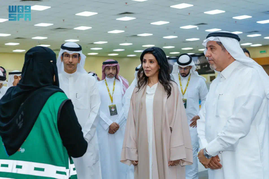 وزير الأشغال العامة بالكويت تزور المركز السعودي لأبحاث الطرق بالرياض