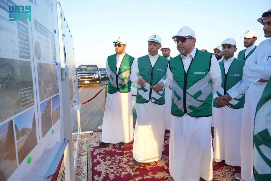الرئيس التنفيذي للهيئة العامة للطرق يتفقد شبكة الطرق في منطقة تبوك