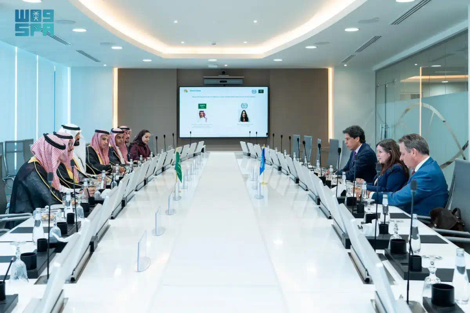 نائب وزير الموارد البشرية والتنمية الاجتماعية للعمل يلتقي نائبة المدير العام لمنظمة العمل الدولية