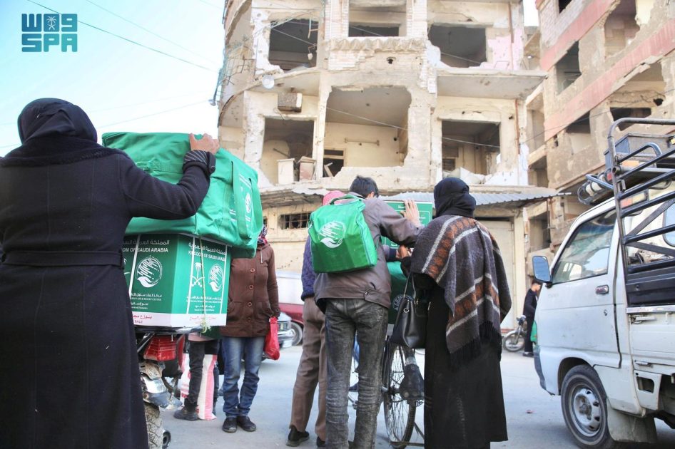 مركز الملك سلمان للإغاثة يوزّع مساعدات إغاثية متنوعة في مدينة دوما بمحافظة ريف دمشق