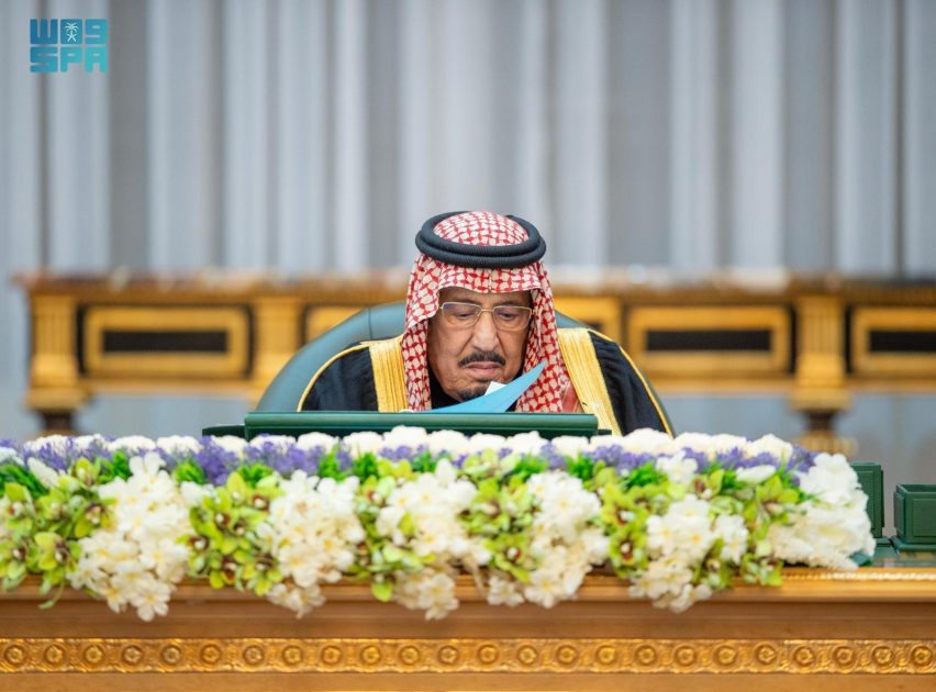 خادم الحرمين الشريفين يرأس جلسة مجلس الوزراء
