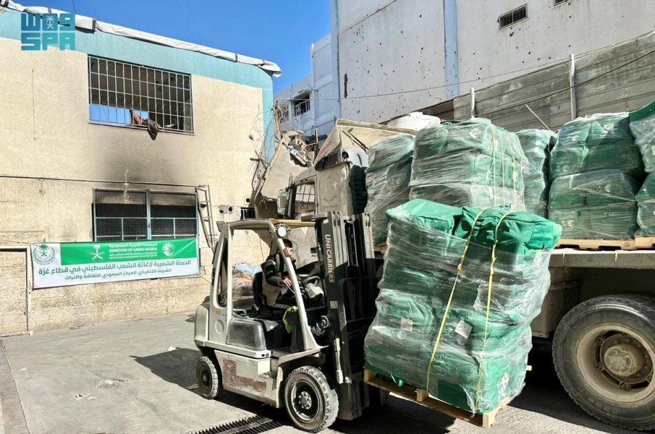 وصول قوافل سعودية جديدة لإغاثة العائدين إلى شمال قطاع غزة