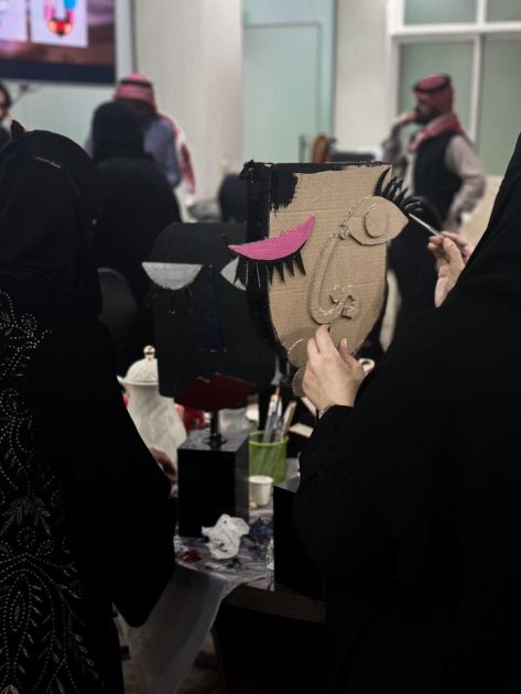 فريق “رقش” ينفذ ورشة “العب مع بيكاسو”