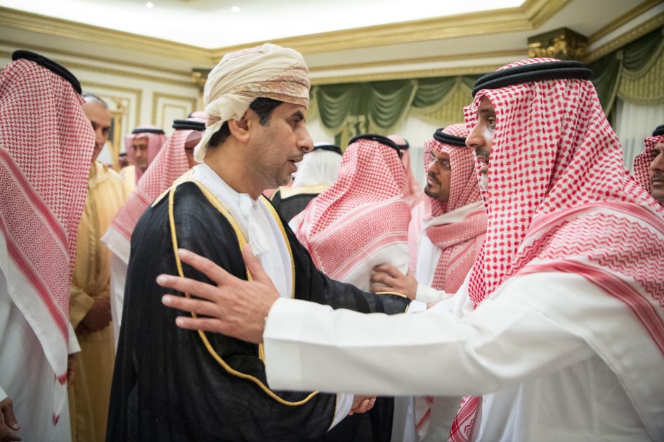 سمو نائب أمير مكة يستقبل المعزين في وفاة أخيه صاحب السمو الملكي الأمير عبدالعزيز