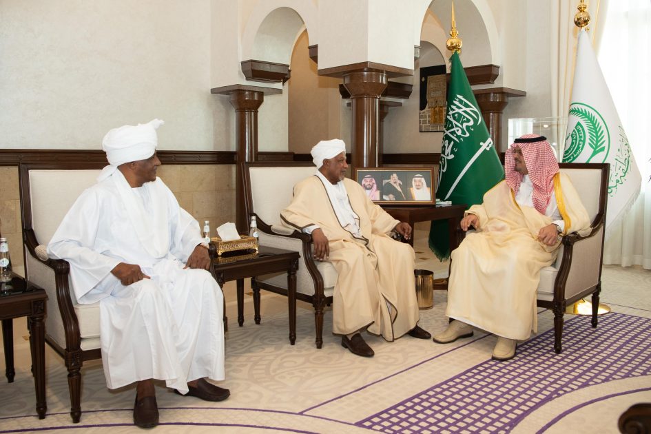 سمو نائب أمير منطقة مكة يستقبل  سفير جمهورية السودان لدى المملكة