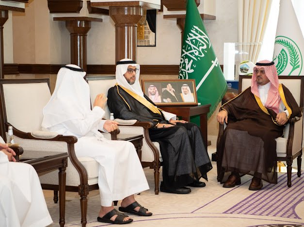 سمو نائب أمير مكة يستقبل مدير عام وزارة التجارة بالمنطقة