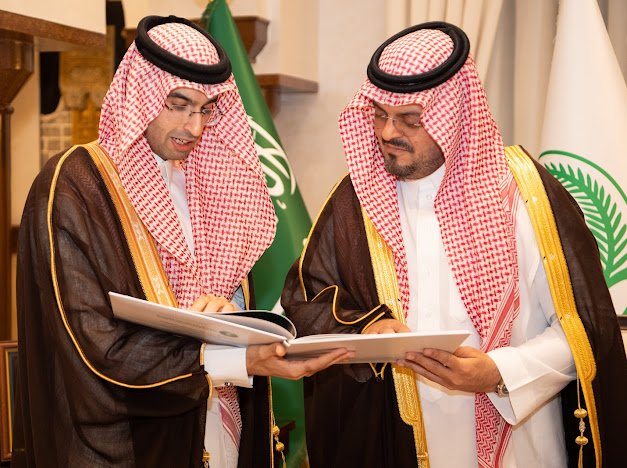 سمو نائب أمير مكة يستقبل مدير عام فرع وزارة البيئة والمياه والزراعة بالمنطقة