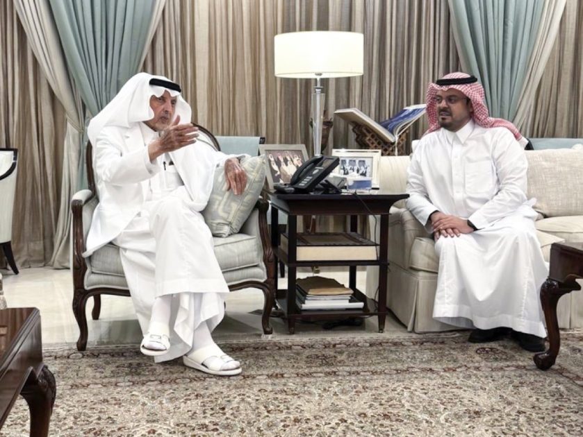 سمو أمير منطقة مكة المكرمة يستقبل سمو نائبه الذي قدم لسموه تقريراً عن أعمال الجهات خلال شهر رمضان المبارك