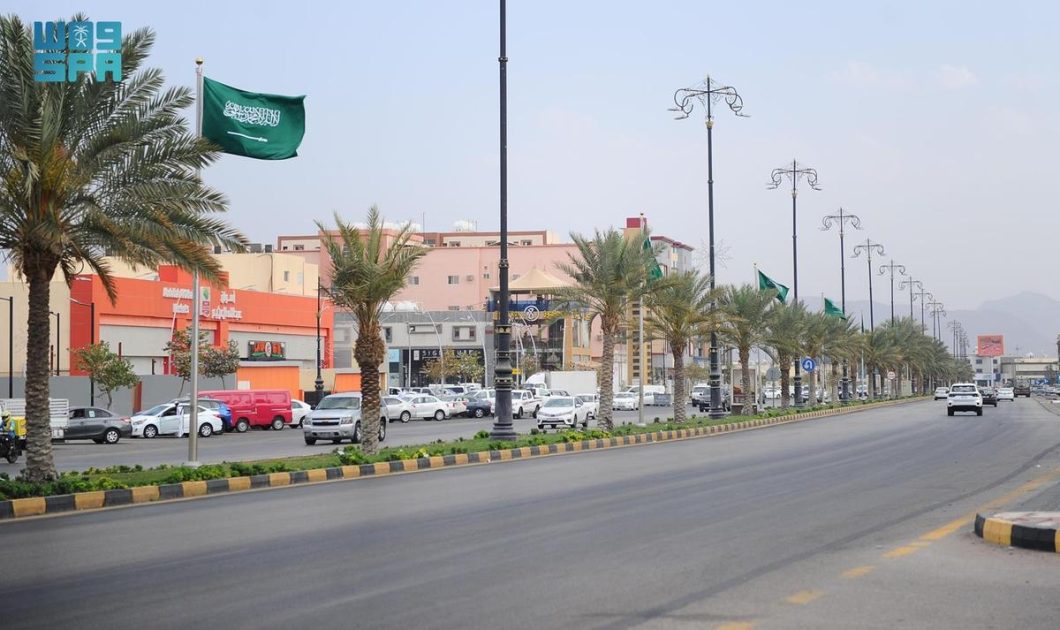 شوارع نجران وميادينها تتزين بالأعلام احتفاءً بمناسبة يوم العلم