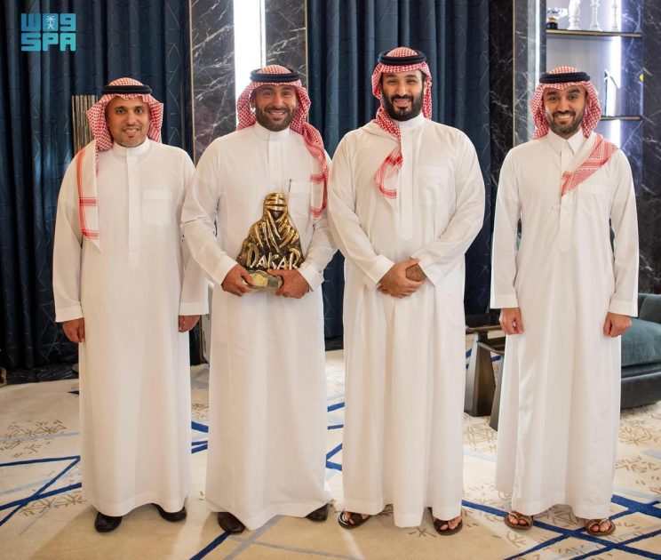 سمو ولي العهد يستقبل يزيد الراجحي بمناسبة تحقيقه لقب رالي داكار السعودية 2025