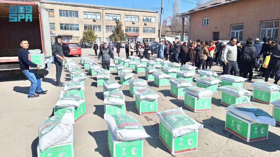 مركز الملك سلمان للإغاثة يوزّع 300 سلة غذائية في مدن شمال جمهورية الجبل الأسود