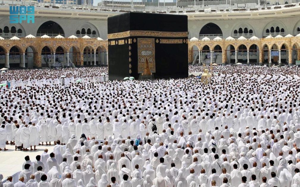 صلاة الجمعة من المسجد الحرام