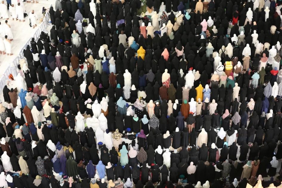الهيئة الاستشارية النسائية في الرئاسة تعقد اجتماعها الاول لمناقشة الاستعدادات للحج .. تكثيف المسارات الاثرائية للقاصدات والزائرات