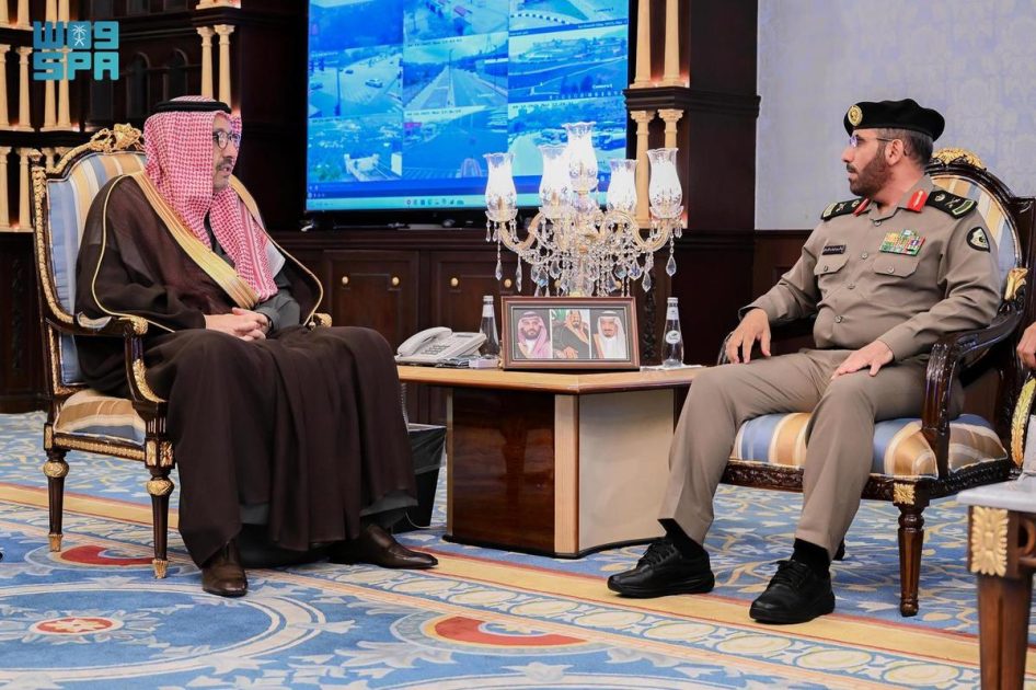 أمير منطقة الباحة يستقبلُ مديرَ شرطة المنطقة ‏ويطلع على الجهود الأمنية المقدَّمة خلال الفترة الماضية