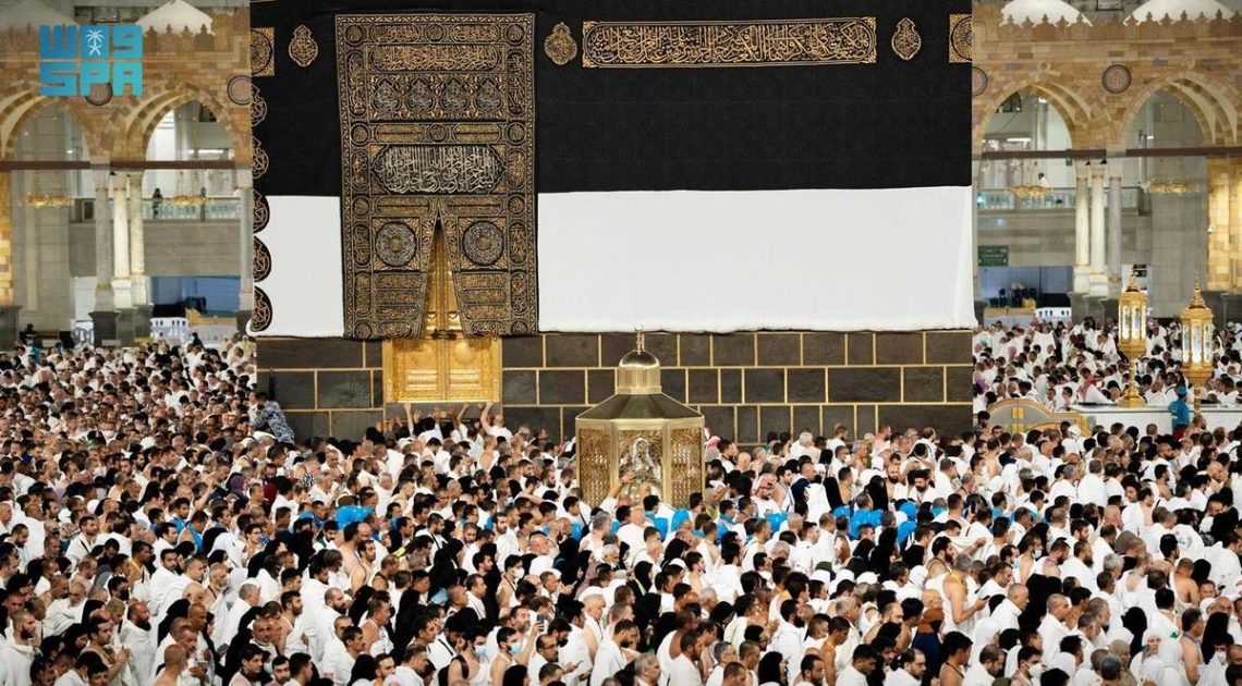 هيئة العناية بشؤون الحرمين تعلن عن جاهزية صحن المطاف لاستقبال (107,000) طائف في الساعة في موسم حج 1446