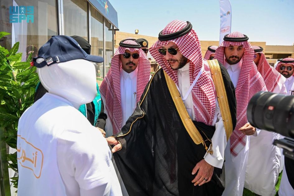 مُحافظ الطائف يتفقد مركز الضبط الأمني بالبهيتة ويدشن مبادرة التكامل التنموي