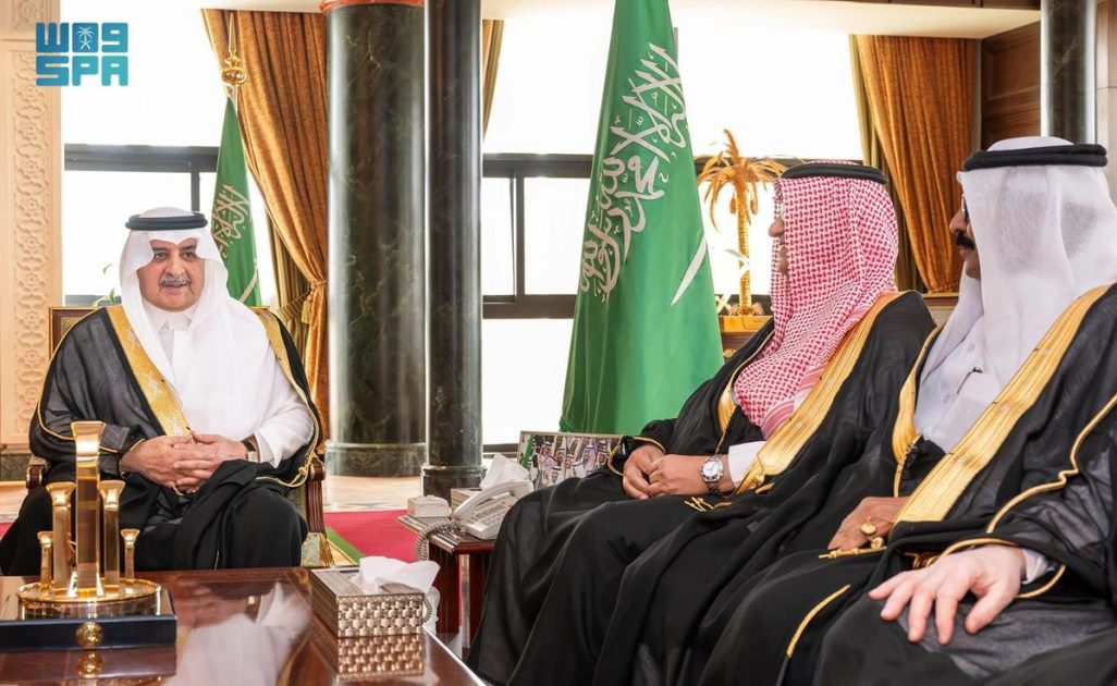 أمير منطقة تبوك يستقبل نائب رئيس وأعضاء مجلس الجمعيات التعاونية بالمملكة