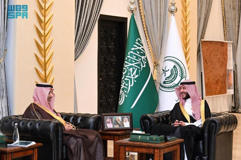 محافظ الطائف يلتقي وكيل وزارة البلديات للأنظمة والشؤون القانونية
