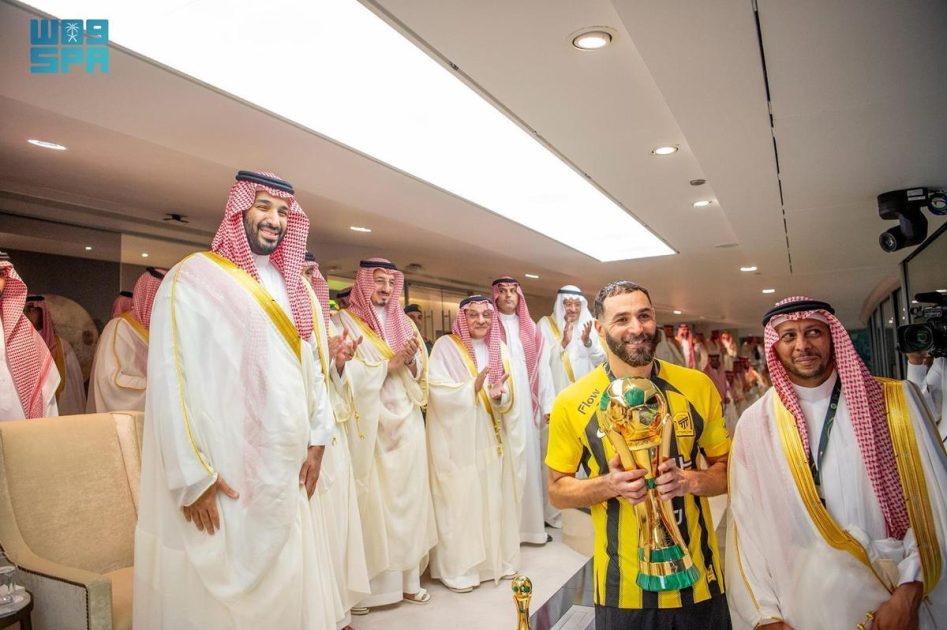 نيابة عن خادم الحرمين الشريفين.. سمو ولي العهد يتوج فريق الاتحاد بكأس الملك للموسم الرياضي 2024- 2025