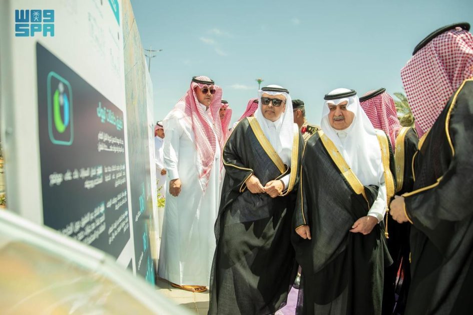أمير تبوك يدشّن مرحلة التشغيل الفعلي لمشروع النقل العام بالحافلات بالمنطقة