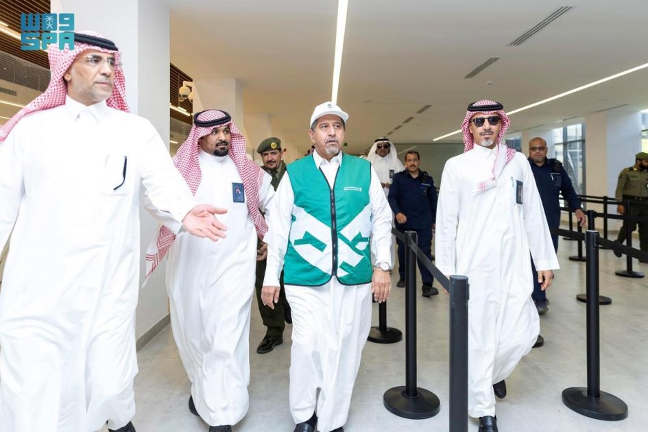 رئيس هيئة الطرق يتفقد منفذ حالة عمار وطرق تبوك استعدادًا لاستقبال ضيوف الرحمن