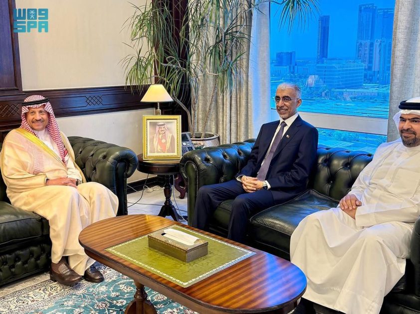 وزير الأشغال البحريني يستقبل سفير المملكة لدى البحرين