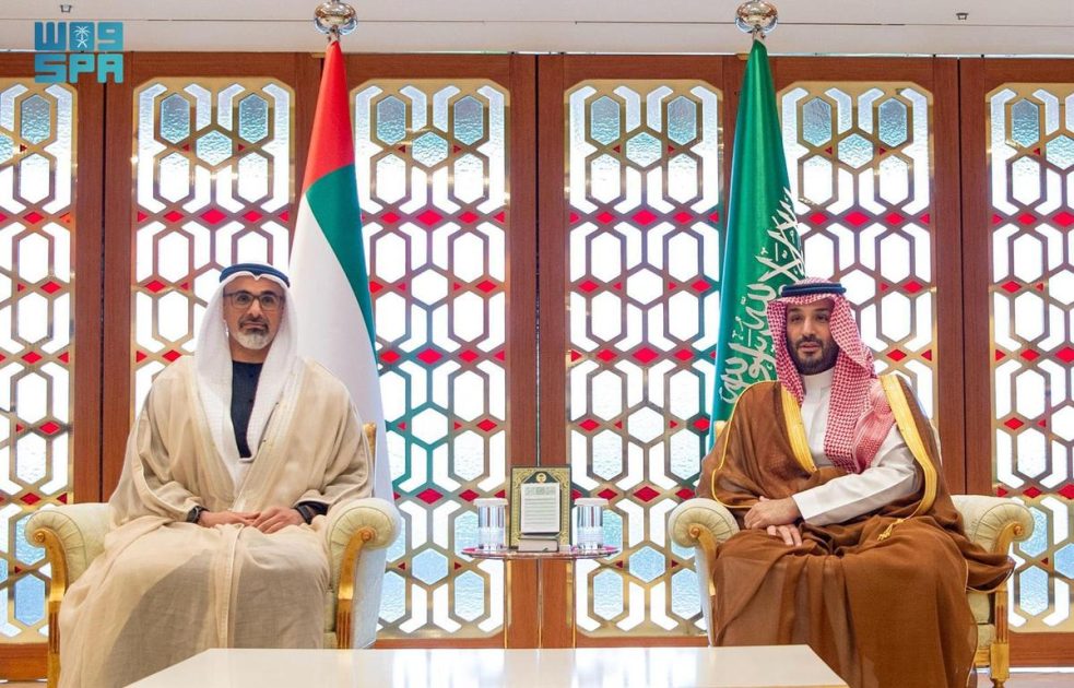 سمو ولي العهد يلتقي سمو ولي عهد أبوظبي