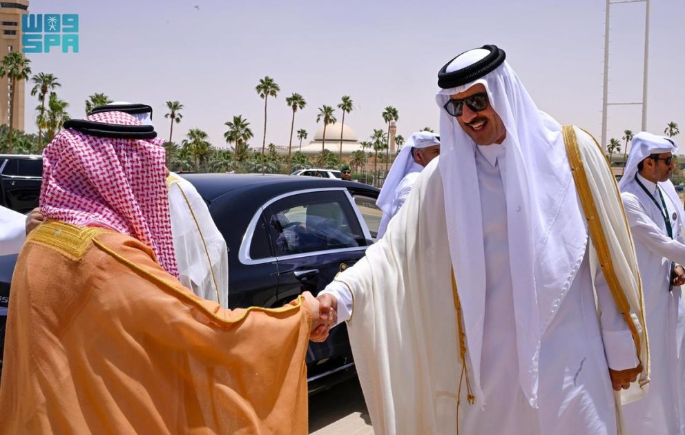 أمير قطر يغادر الرياض