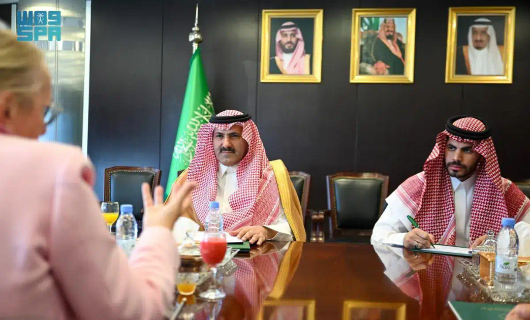 السفير آل جابر يلتقي مدير إدارة الشرق الأوسط وشمال أفريقيا لدى الاتحاد الأوربي وسفير بعثة الاتحاد الأوروبي لدى اليمن