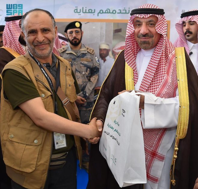 أمير منطقة نجران يتفقد منفذ الوديعة ويقف على الخدمات المقدمة لضيوف الرحمن