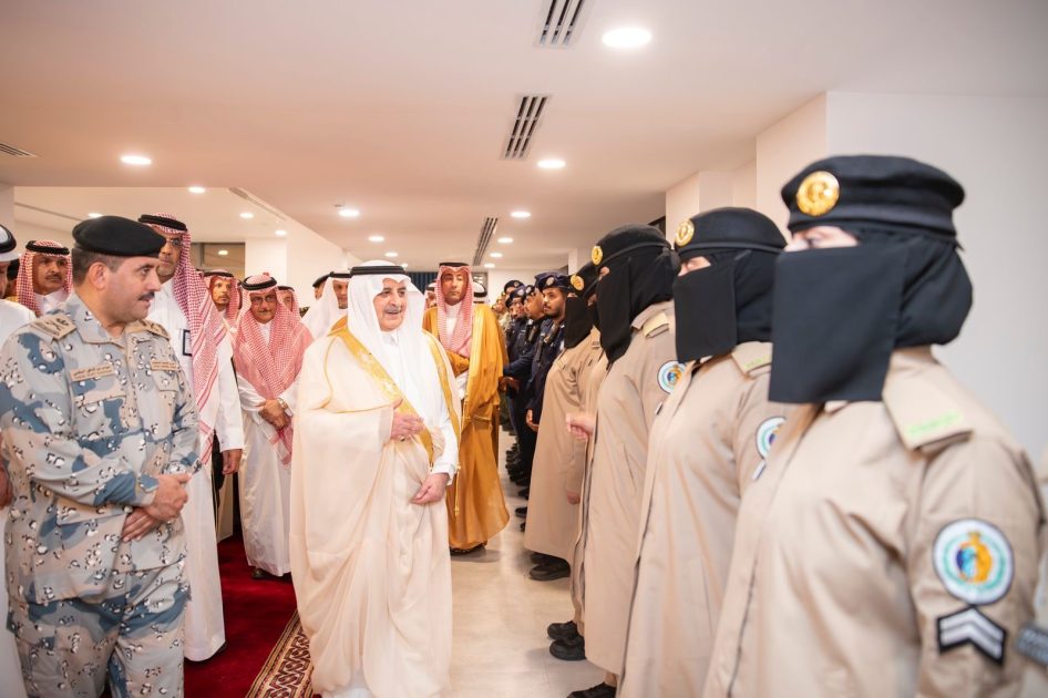 أشاد سموه بجهود العاملين بالمنفذ .. أمير تبوك يقف ميدانياً على الخدمات المقدمة لضيوف الرحمن في مدينة الحجاج بمنفذ حالة عمار
