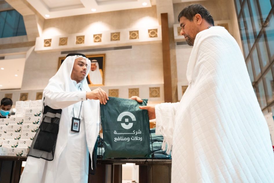 رحلات ومنافع تستقبل 1200 حاج  استقبال الفوج الأول من حجاج روسيا بالتراث السعودي