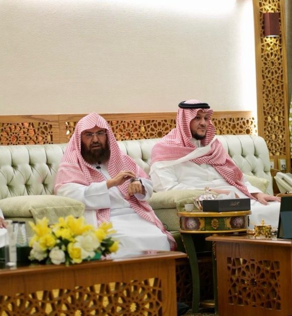 الرئاسة تعلن جاهزيتها لإثراء تجربة الحجاج للخطب الثلاث المتتالية..‎السديس: مسار إثرائي عالمي لترجمة خطبة عرفة وعيد الاضحى والجمعة ب٣٥ لغة والمستهدف اكثر من ٢٠ مليون مشاهد ومتابع