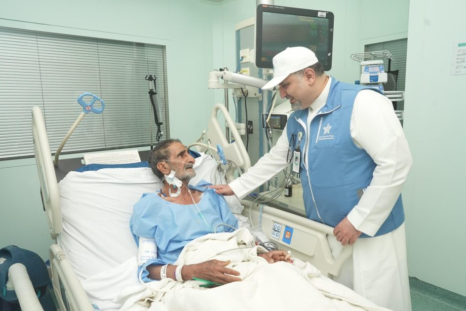 زراعة منظم للقلب واصلاح للصمام الميترالي تمكن حاجا يمنياً من اداء نسكة بطبية مكة