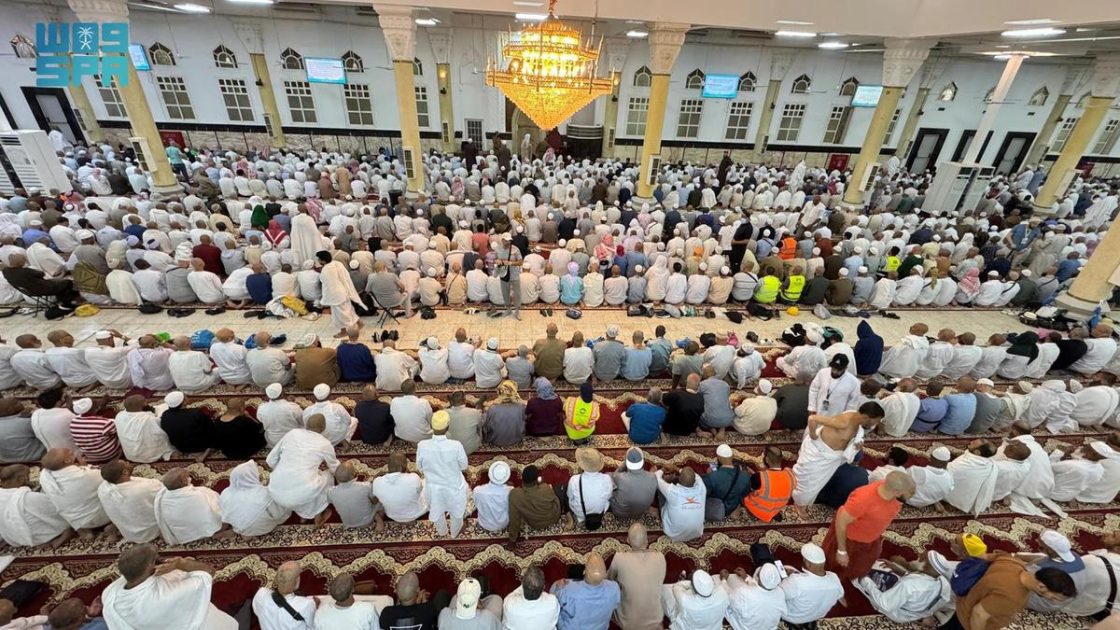 “الشؤون الإسلامية” تنظم محاضرتين توعويتين في مسجد الخيف