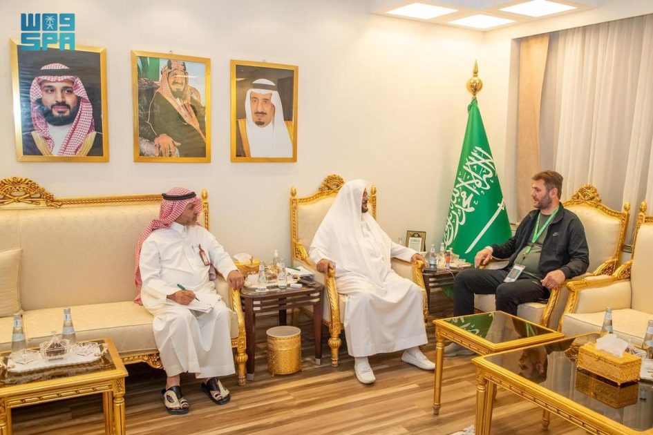 وزير الشؤون الإسلامية يستقبل مستشار وزير الخارجية الألباني