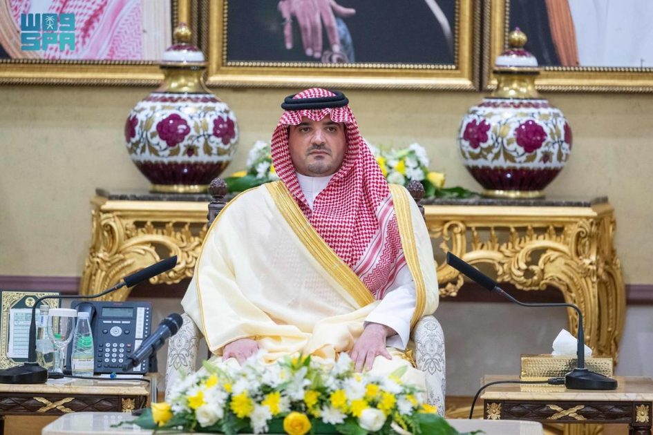 الأمير عبدالعزيز بن سعود يلتقي كبار مسؤولي وزارة الداخلية وقادة القطاعات الأمنية وقوات أمن الحج والقوات المساندة من القطاعات والجهات العسكرية والأمنية