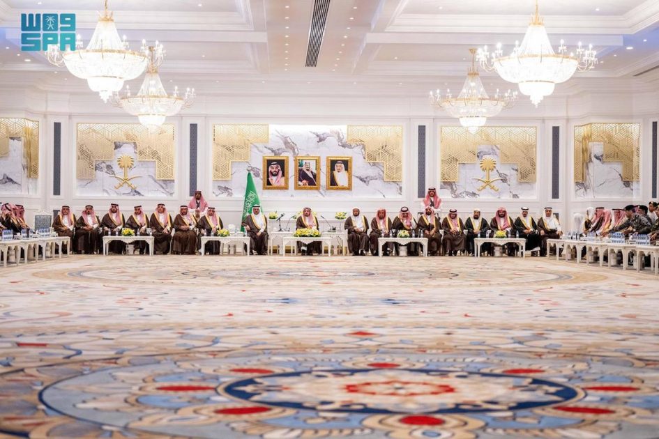 أمير القصيم يستقبل المشاركين في خدمة ضيوف الرحمن لموسم حج 1446هـ