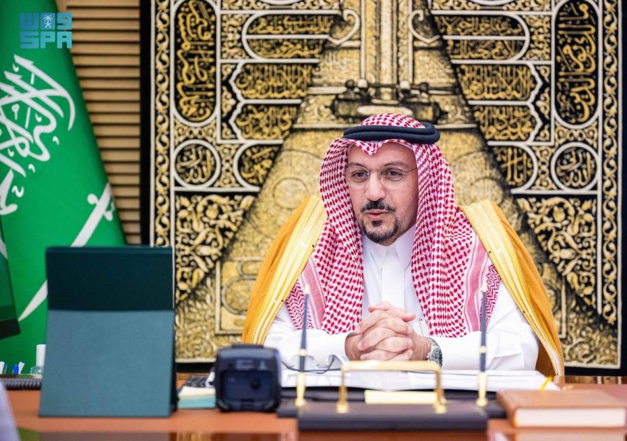 أمير القصيم يرأس الاجتماع الأول لوحدة المبادرات في إمارة المنطقة