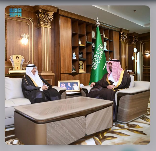 أمير جازان يستقبل مدير مركز الإنتاج الإذاعي والتلفزيوني بالمنطقة