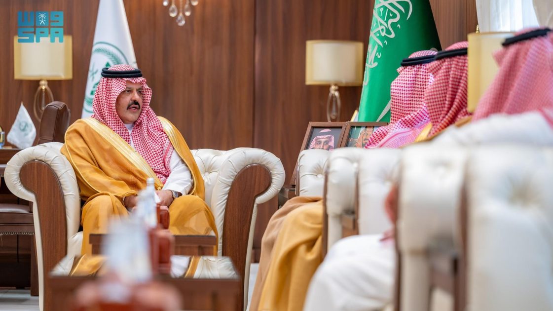 أمير منطقة حائل يستقبل الرئيس التنفيذي لهيئة تطوير محمية الإمام تركي بن عبدالله الملكية