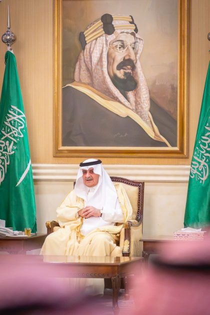 أمير تبوك ينوّه بما توليه القيادة الحكيمة من عناية واهتمام لكل ما يخدم المواطن من المشروعات التنموية