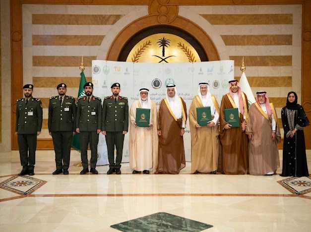 تحت رعاية أمير منطقة مكة المكرمة سمو نائبه يشهد مراسم توقيع عِدة مذكرات تعاون استراتجية بين مديرية السجون بالمنطقة وجامعات الملك عبدالعزيز، والطائف، وجدة