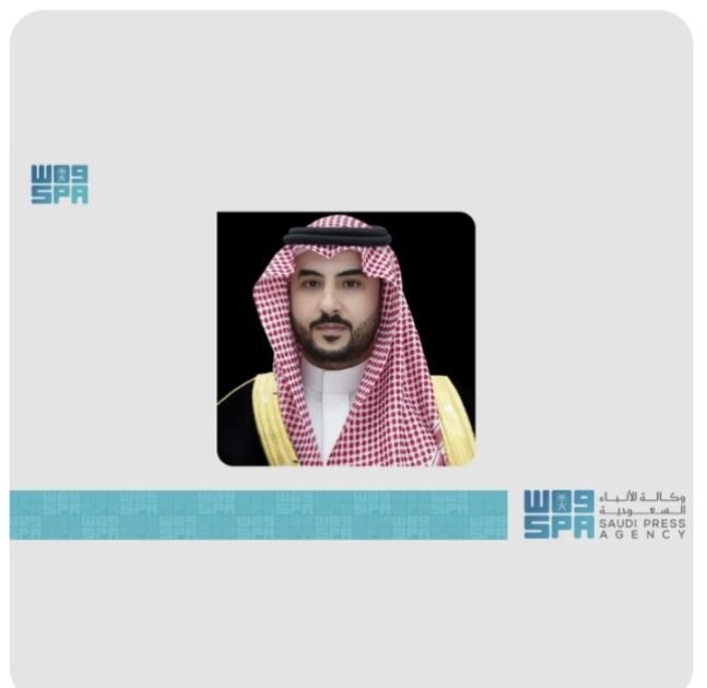 سمو وزير الدفاع يلتقي مدير مكتب الرئيس الأوكراني