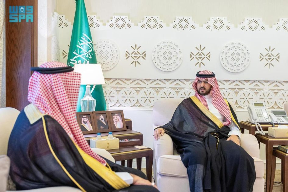 نائب أمير الشرقية يستقبل أمير الفوج التاسع بالقطاع الشرقي بمناسبة تعيينه