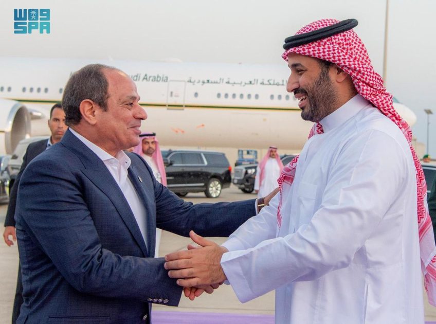 رئيس جمهورية مصر يغادر نيوم وسمو ولي العهد في مقدمة مودعيه