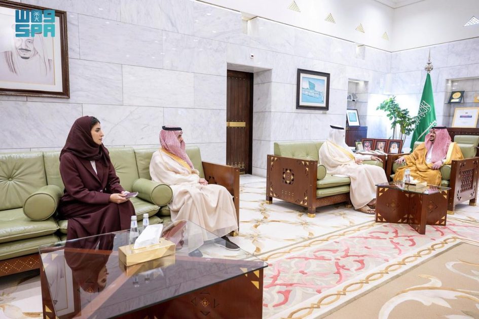 نائب أمير منطقة الرياض يطّلع على مؤشرات التقدم الرقمي وممكنات العاصمة لبناء اقتصاد ذكي