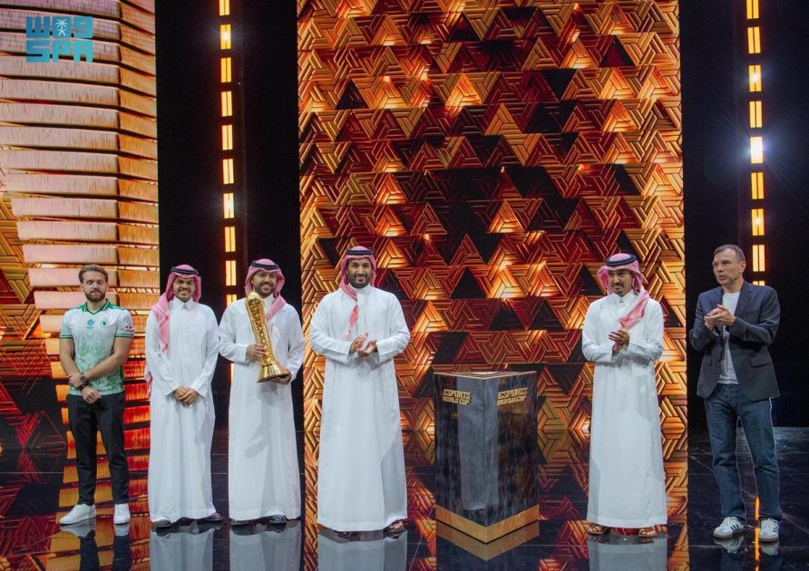 سمو ولي العهد يُشرّف الحفل الختامي لبطولة كأس العالم للرياضات الإلكترونية لعام 2025 ويتوج “فريق فالكونز” الفائز بكأس البطولة