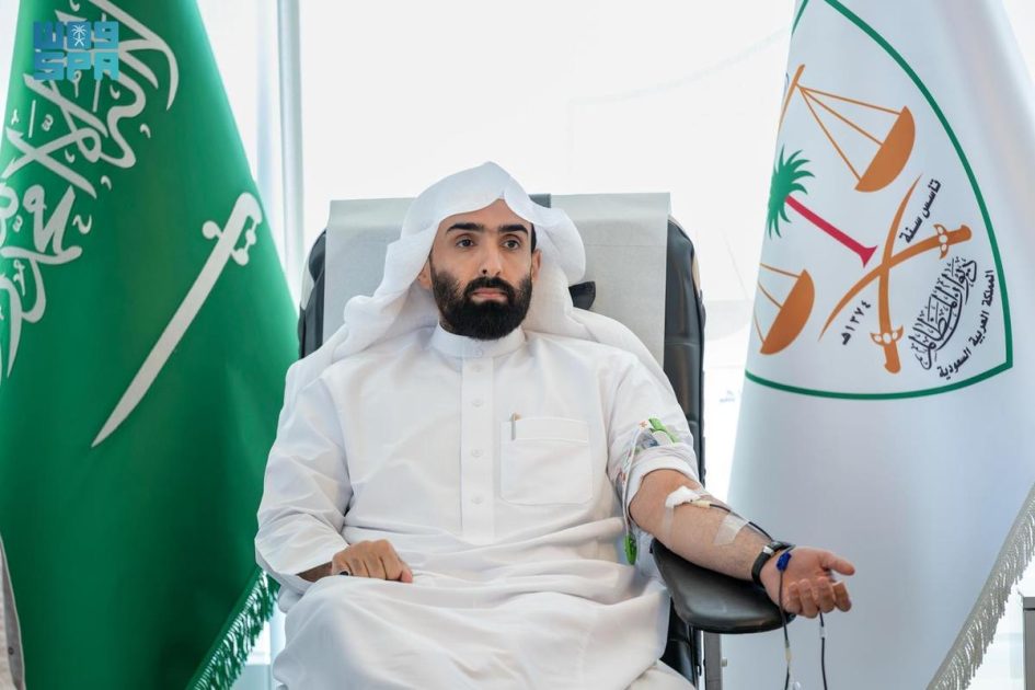 رئيس ديوان المظالم يشارك في الحملة الوطنية للتبرع بالدم التي أطلقها سمو ولي العهد