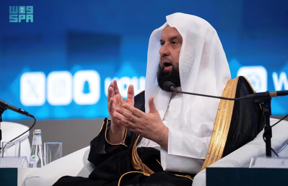 الرئيس العام لهيئة الأمر بالمعروف يشارك في مؤتمر “مسؤولية الجامعات في تعزيز القيم والوعي الفكري”